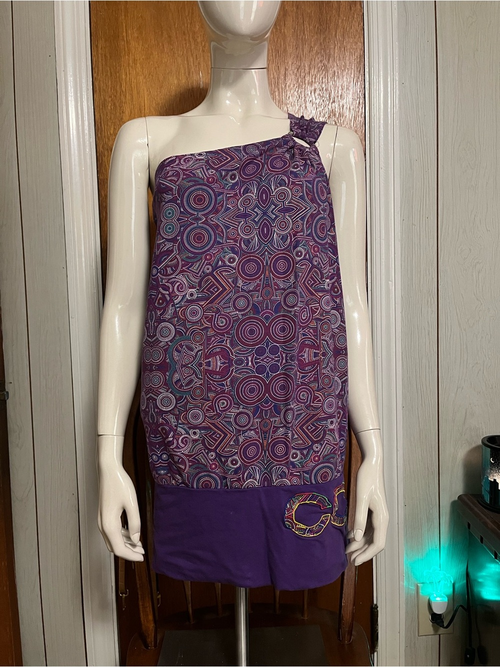 Purple One-Shoulder Print blouse